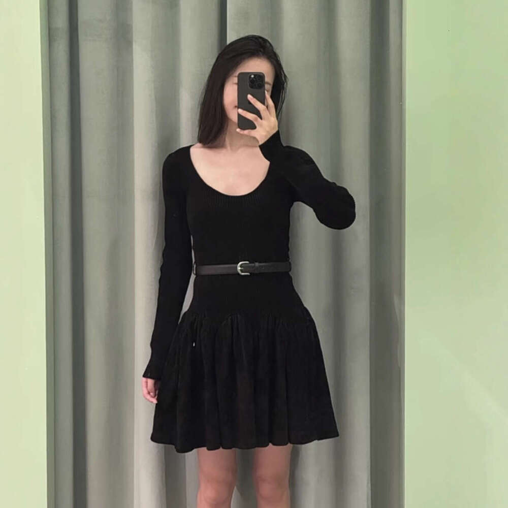 2026 autumn new French niche style elegant slim fit women's knitted patch dress for children