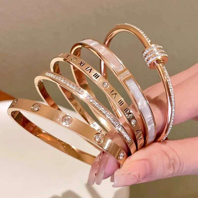 1PCS Lovely Hot Sale Gold Fashion 10 Rose Bangle Stainless Steel Not Fade Women Bracelet Boutique Girl Gift XJ260127