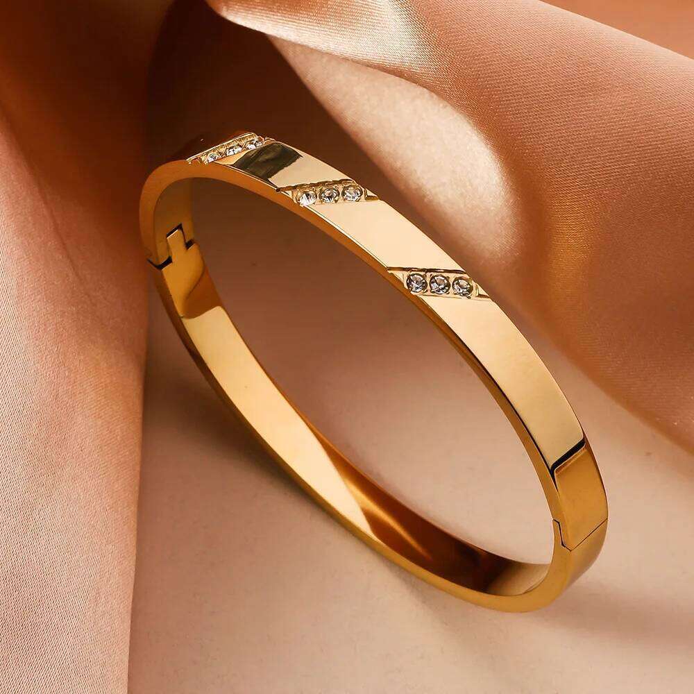 Simple Diagonal Inlaid Artificial Zircon Stainless Steel Bracelet, Women's Fashionable Open Buckle Hand Accessory Party Gift XJ260127