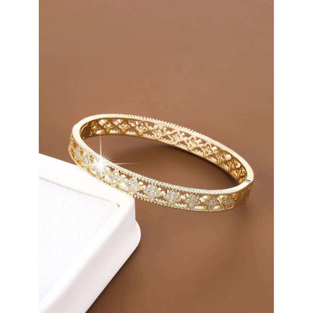 Simple Small-Flower-Shaped Design Synthetic Zirconia Women's Bracelet For Daily Party Jewelry Accessory XJ260127