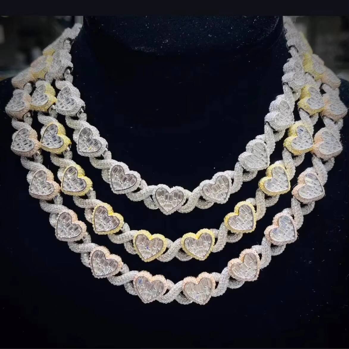 2026 New Valentines Day Gift Iced Out Bling Women Jewelry Full Paved 5A Moissanite Heart Charm Infinity Chain Choker Necklace