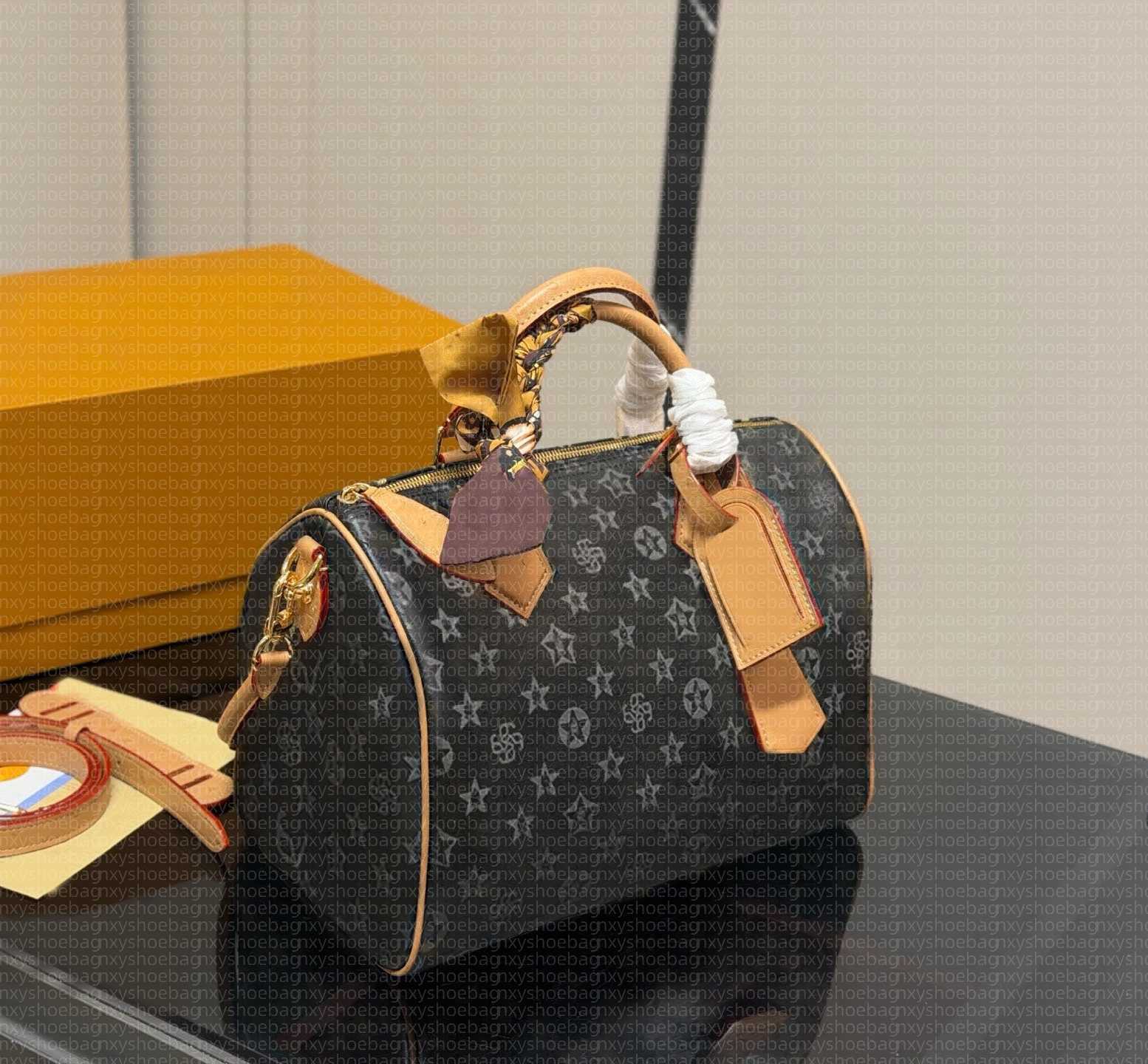 Designer Pillow Handbag 2026ss Boston Mini Women's Crossbody Messenger Floral Bucket Woman Corssbody Luxury Travel Checked Vintage Wallet