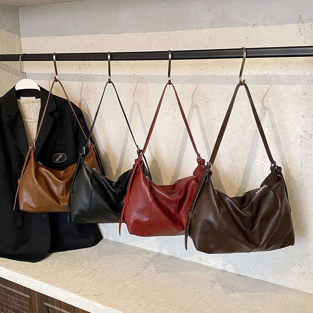 Popular Women's Handbag, New Retro Niche Design, Commuting Tote Bag, Versatile Single Shoulder Crossbody Bag