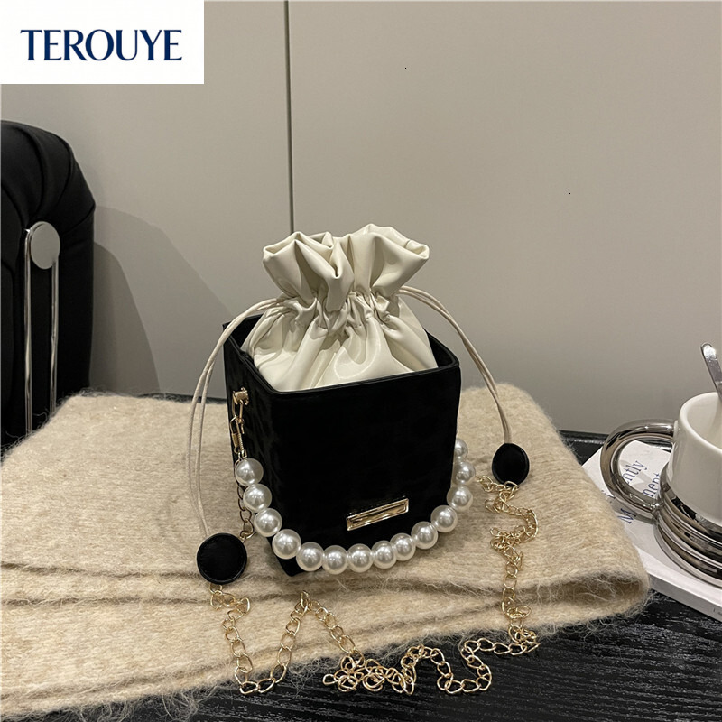 TEROUYE Korean style niche design casual women's shoulder bag autumn and winter new style fashionable simple personality small square bag trendy 