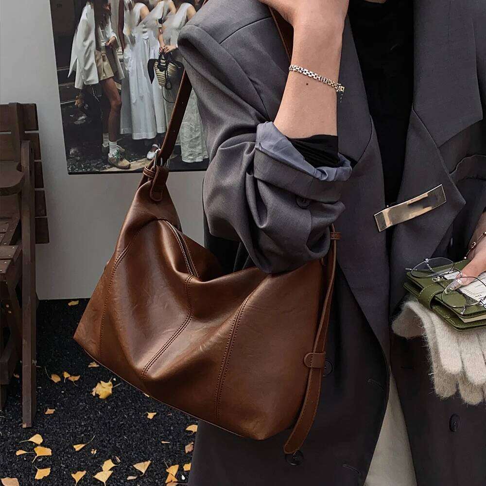 Popular Women's Handbag, New Retro Niche Design, Commuting Tote Bag, Versatile Single Shoulder Crossbody Bag