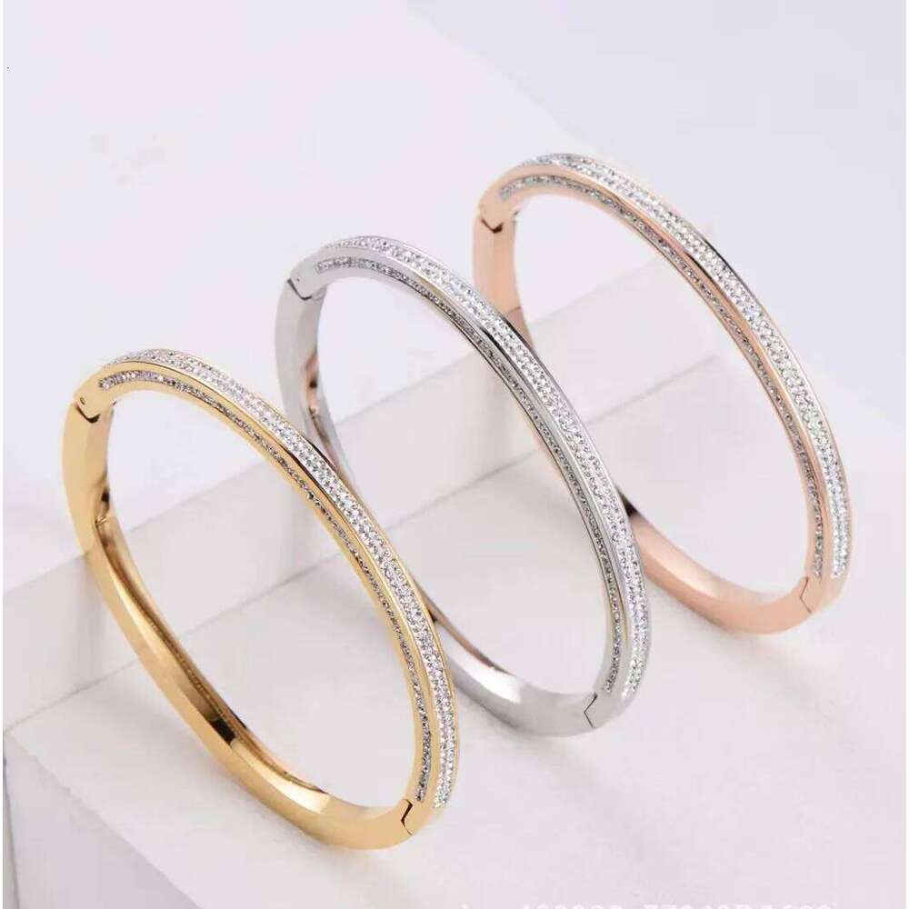 Classic starry sky Bangles for Women Trend Gold Plated Stainless Steel 18K gold sparkles Bracelet Trendy Woman Gifts Jewelry XJ260127