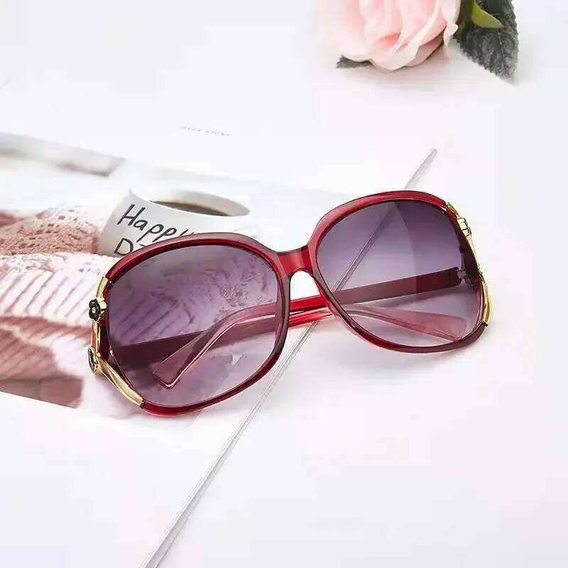Round Woman Vintage Brand Travel Classic Sun Glasses Female Fashion Retro Small Frame Sunglasses UV400 Z260127