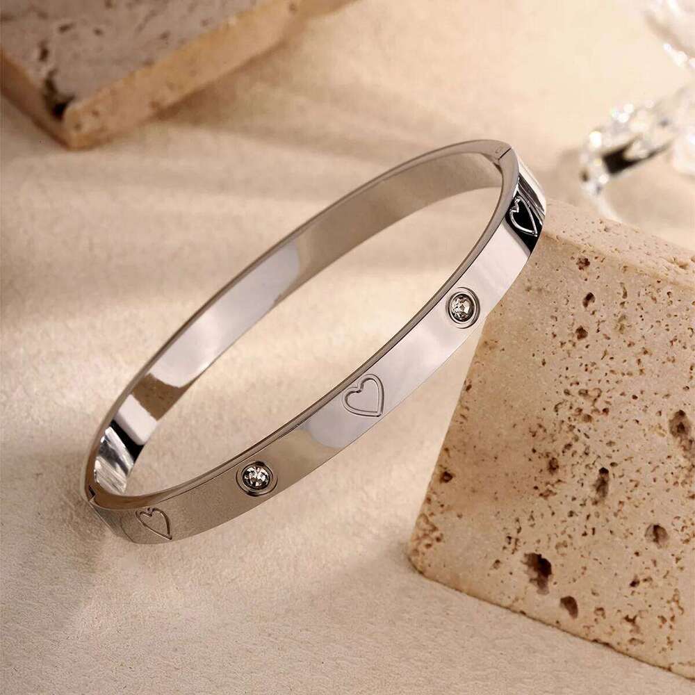 Fashion Popular 316L Stainless Heart CZ Diamond Cuff Bangle For Women Men Unisex Titanium Steel Anti-rust Bracelet Jewelry XJ260127
