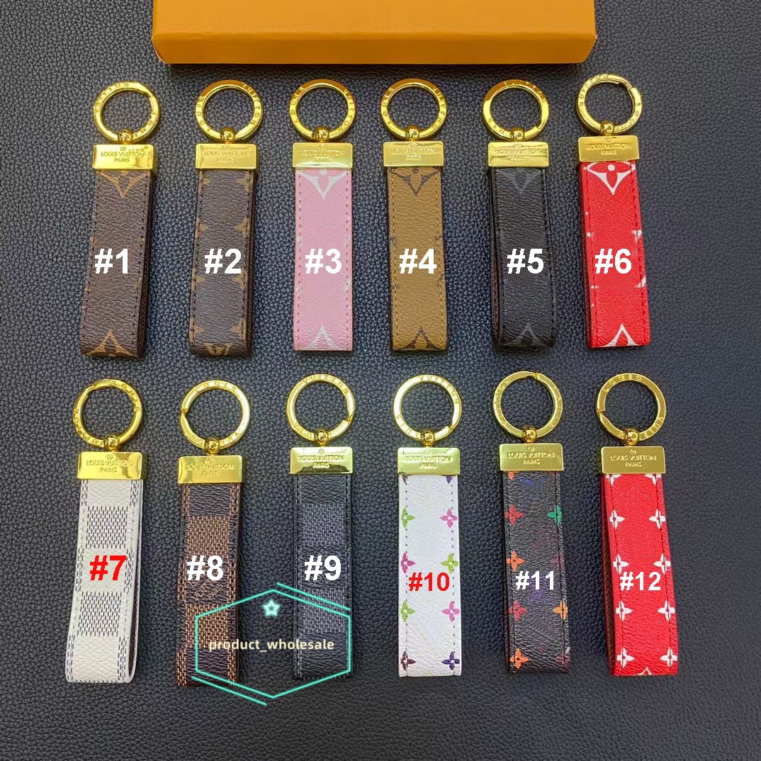 Designer PU Leather keychain Key Chain Classic Exquisite Designer Car Keyring Letter Lanyard Gold Black Metal Small Jewelry Men Women Bag Pendant Accessories