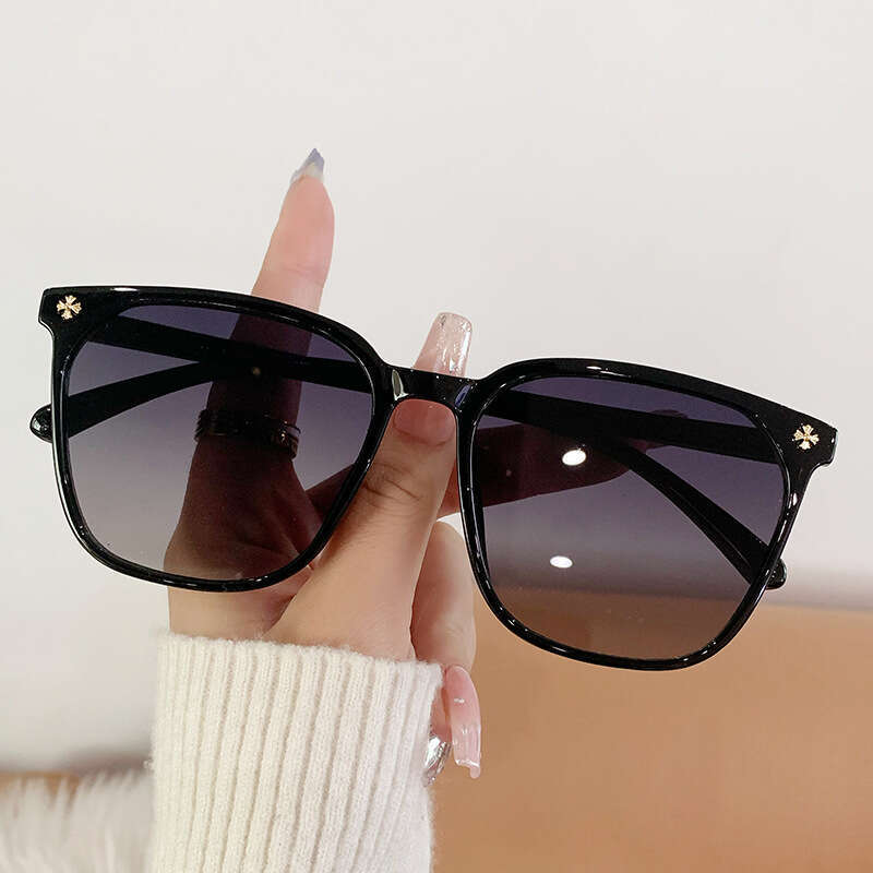 1 Ins Sunglasses Trend Korean Square Frame Gradient Lens with Cross Design for Driving and Daily Outdoor Wear High Quality Texture