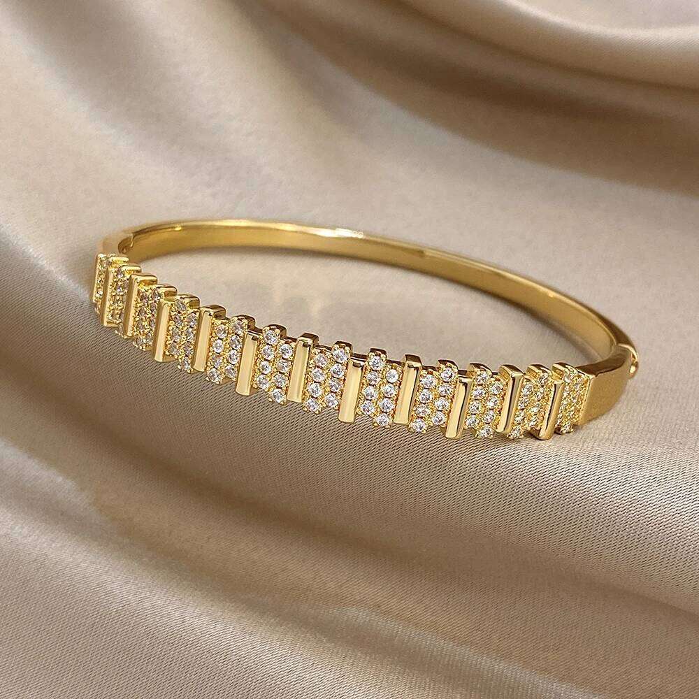 Unique Irregular Geometric Zircon Cuff Bangle Bracelets Elegant Gold Plated Copper Wristband Bracelet Party Jewelry Gifts XJ260127