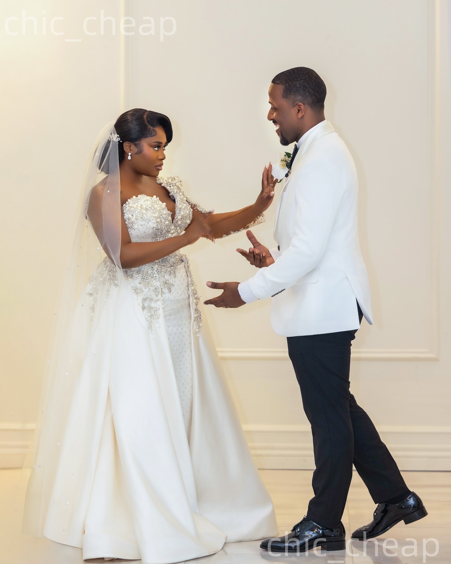 African Aso Ebi 2026 Ivory Sheath Wedding Dress One Shoulder Appliques Crystals Satin High Split Detachable Train Vintage Bridal Gowns Dresses ZJ2372