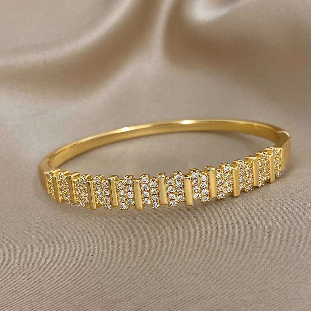 Unique Irregular Geometric Zircon Cuff Bangle Bracelets Elegant Gold Plated Copper Wristband Bracelet Party Jewelry Gifts XJ260127