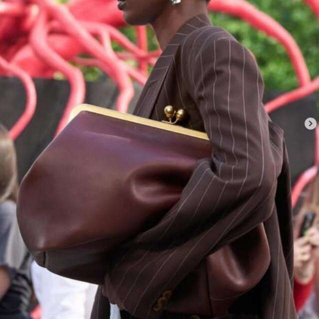 tote Fashion Large Kiss Lock Clip Spring Summer New Pink Clutch Design Runway Same Style Shoulder Bag For Women JINXIANGGUO