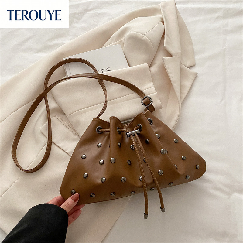 TEROUYE European and American fashion Y2K style rivet hollow armpit bag autumn and winter new trend drawstring design women's handbag elegant lux