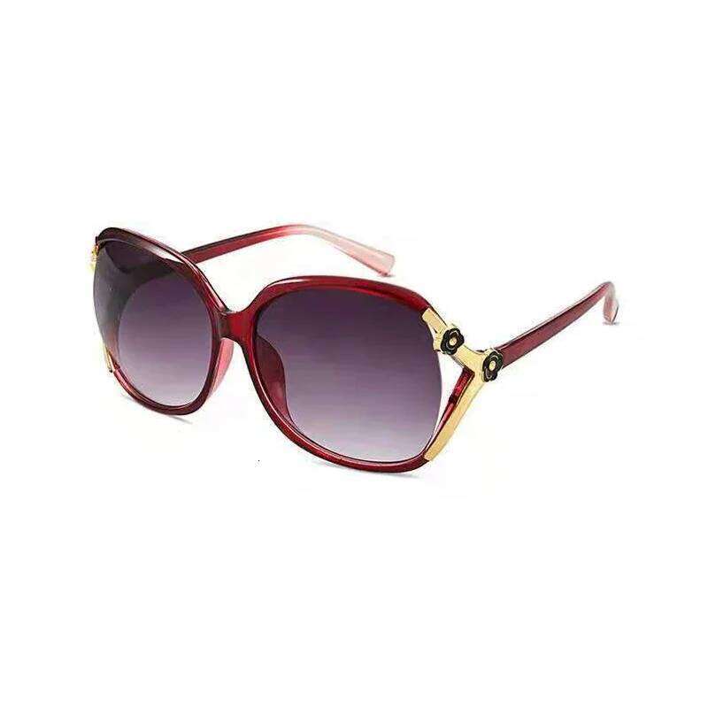Round Woman Vintage Brand Travel Classic Sun Glasses Female Fashion Retro Small Frame Sunglasses UV400 Z260127