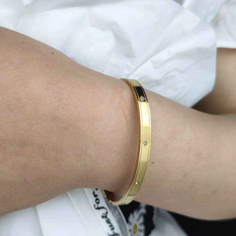 New simple personalized fashionable stainless steel women's bracelet, retro jewelry, inlaid with zircon,gift for women XJ260127