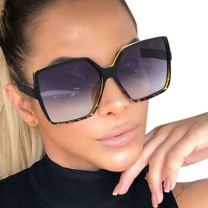 Retro Big Frame Oversized Square Sunglasses Fashion Shades UV Protection Eyeglasses for Women Men Summer Beach Party Eyewear Z260127
