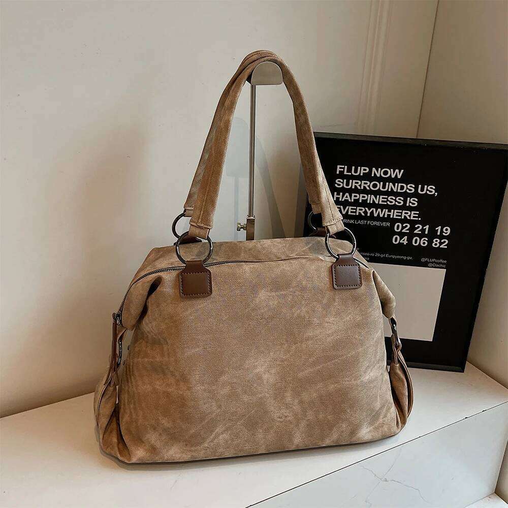 Autumn/Winter Retro Commuter Single Shoulder for Women 2025 New Rivet Tote Bag Large Capacity Travel Handbag