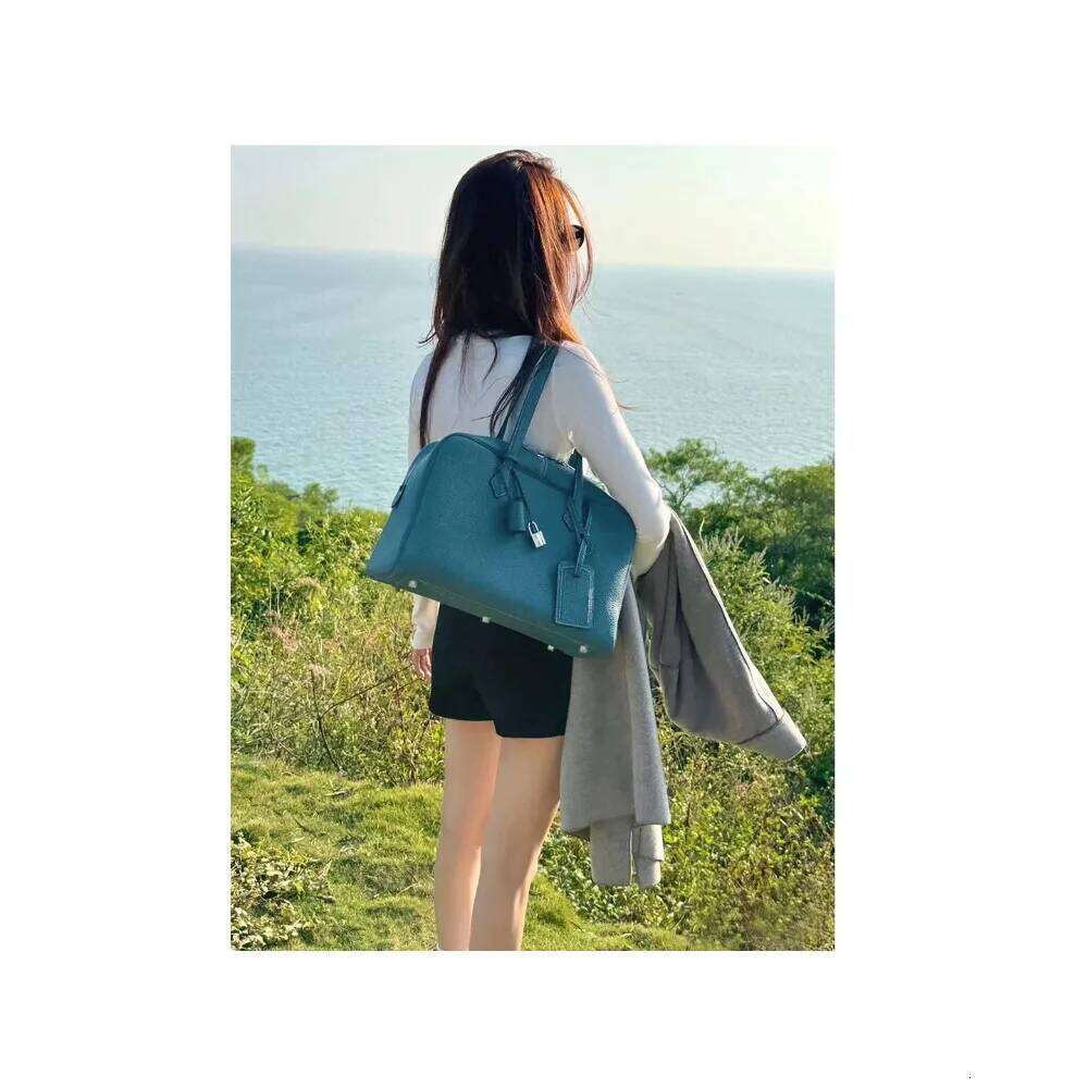 Luxury Bags Premium First Layer Cowhide Boston Genuine Leather Women's Simple Large Capacity Bowling Armpit Portable Messenger Bag Hot Selling BA