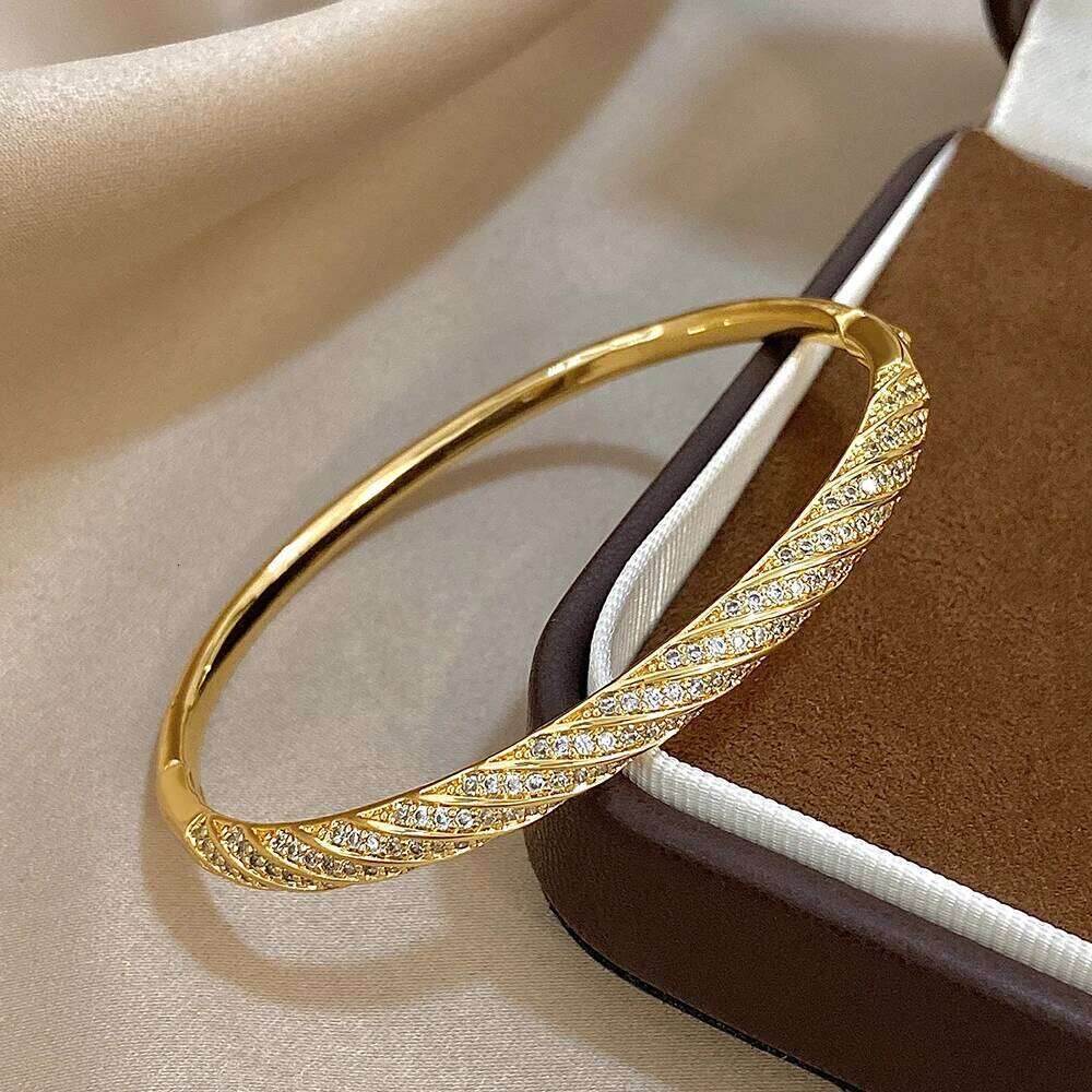 Luxury Twisted Micro Inlaid Zircon Cuff Bracelets for Women Fashion Gold Plated Copper Stacked Bangle Bracelet Jewelry Gifts XJ260127