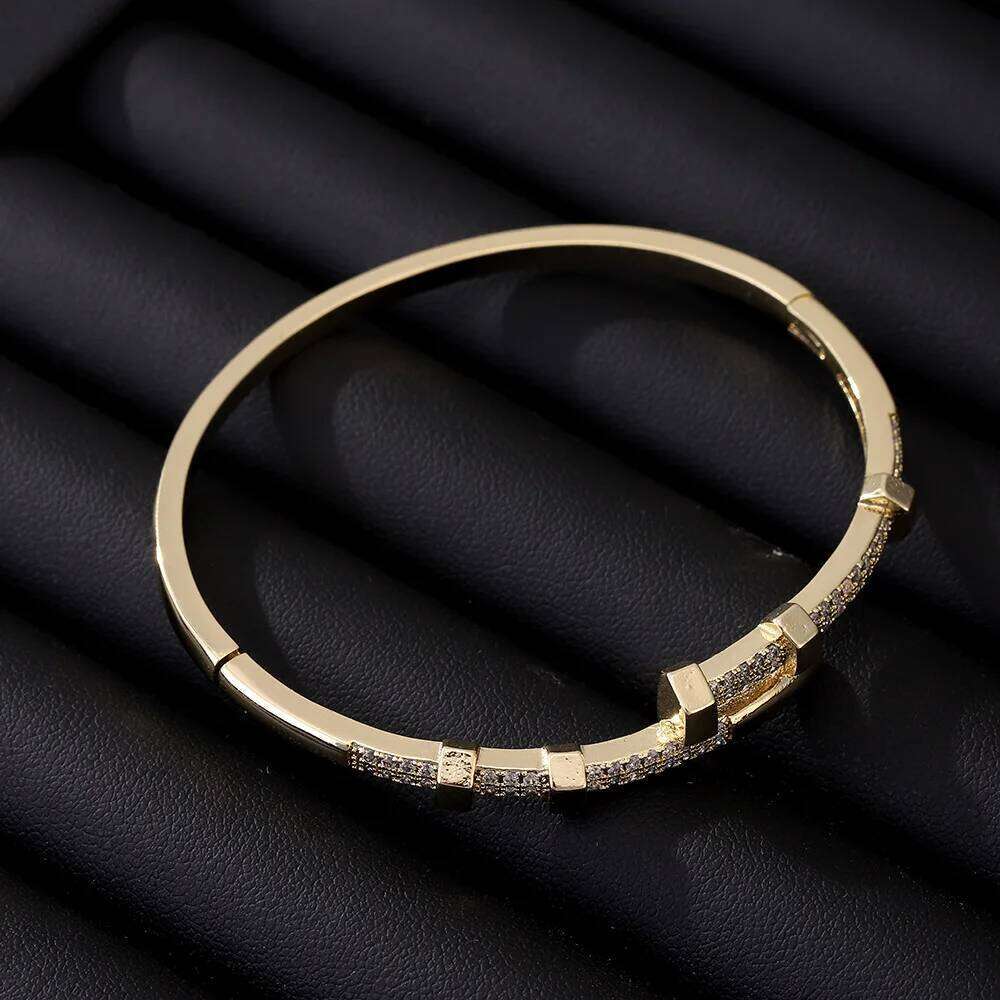 Colorless Versatile Diamond Design with 10 Advanced Sense New Personalized Nail INSPIRED Women's Bracelet Jewelry XJ260127