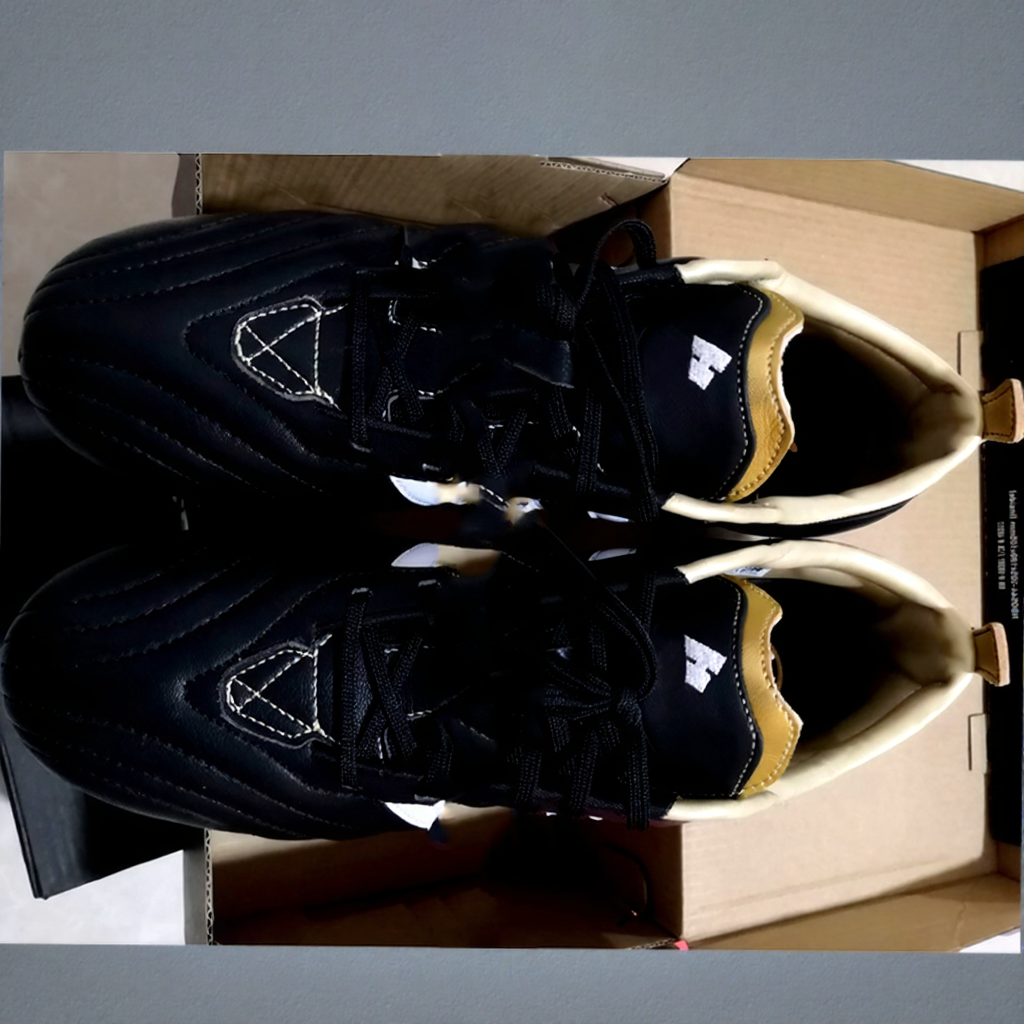 send with bag Quality Soccer Boots Adipure FG KAKA Retro Low Tops Football Cleats For Mens Outdoor Firm Ground Soft Leather Comfor