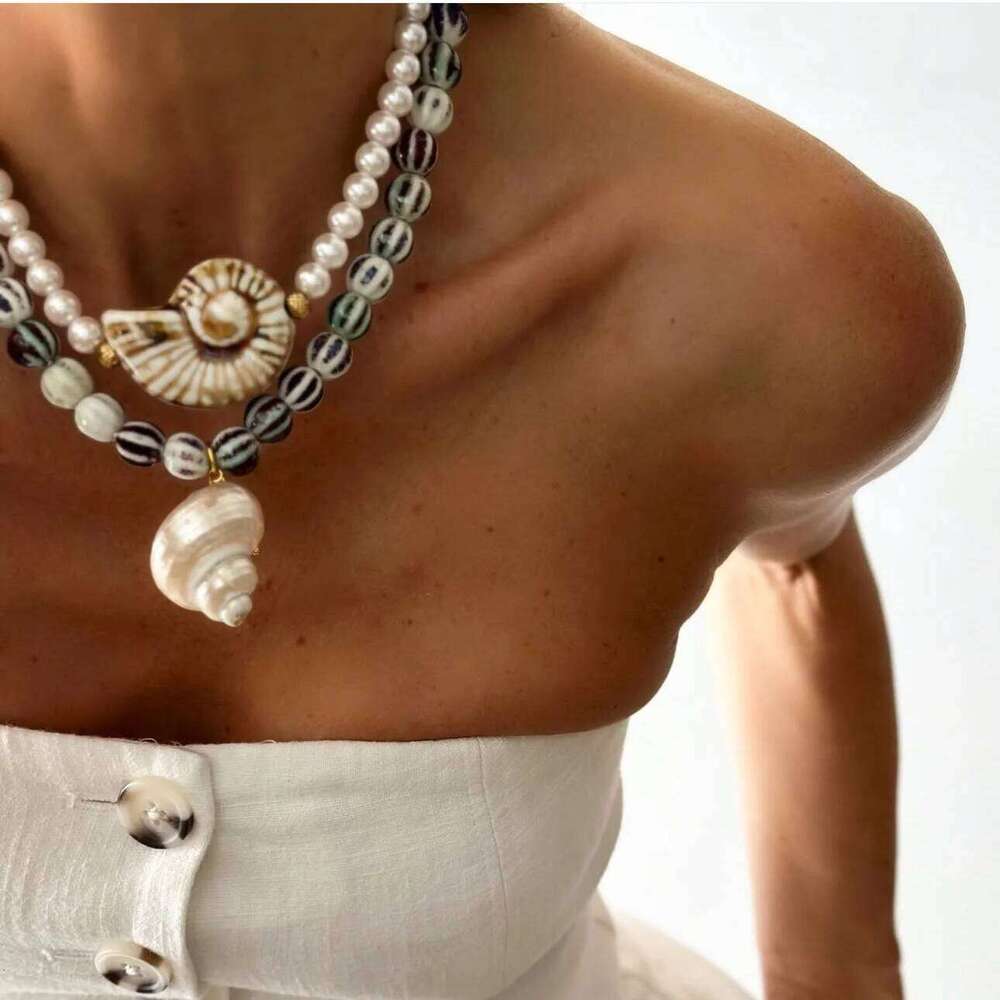 Simple and Natural Shell Necklace for Women Luxury Personalized Ceramic screw Pendant Bead Chain Beach Jewelry Acc 26W01127