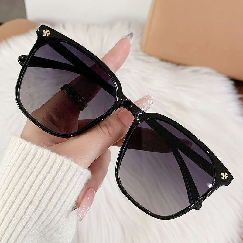 1 Ins Sunglasses Trend Korean Square Frame Gradient Lens with Cross Design for Driving and Daily Outdoor Wear High Quality Texture