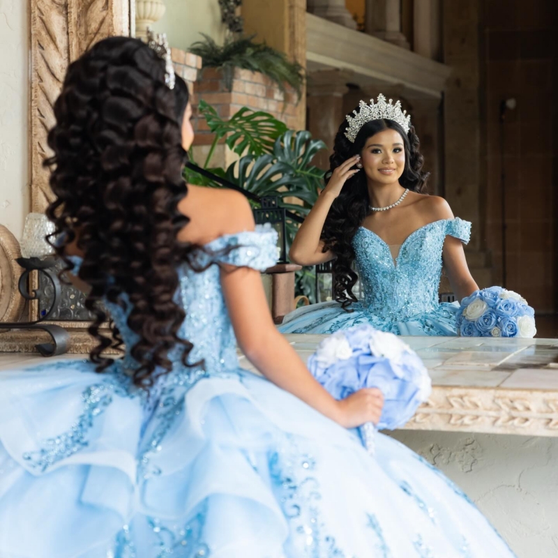 Sky Blue Shiny Princess Sweet 16 Dress Quinceanera Dresses Off The Shoulder Sequin Applique Lace Beading Crystal Tull Party Birthday Vestidos 15 De An
