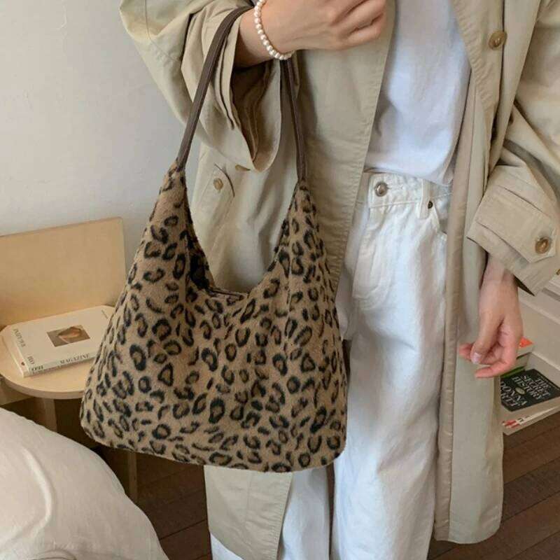 New Leopard Print Furry Top Handle Comfortable and Versatile Texture Shoulder Bag Women Large Capacity Simple Storage Bags