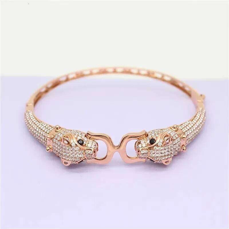 585 Purple Plated 14K Rose Gold Luxury Micro Inlay Crystal Fashion Leopard Head Bracelet for Women Classic Wedding Jewelry XJ260127