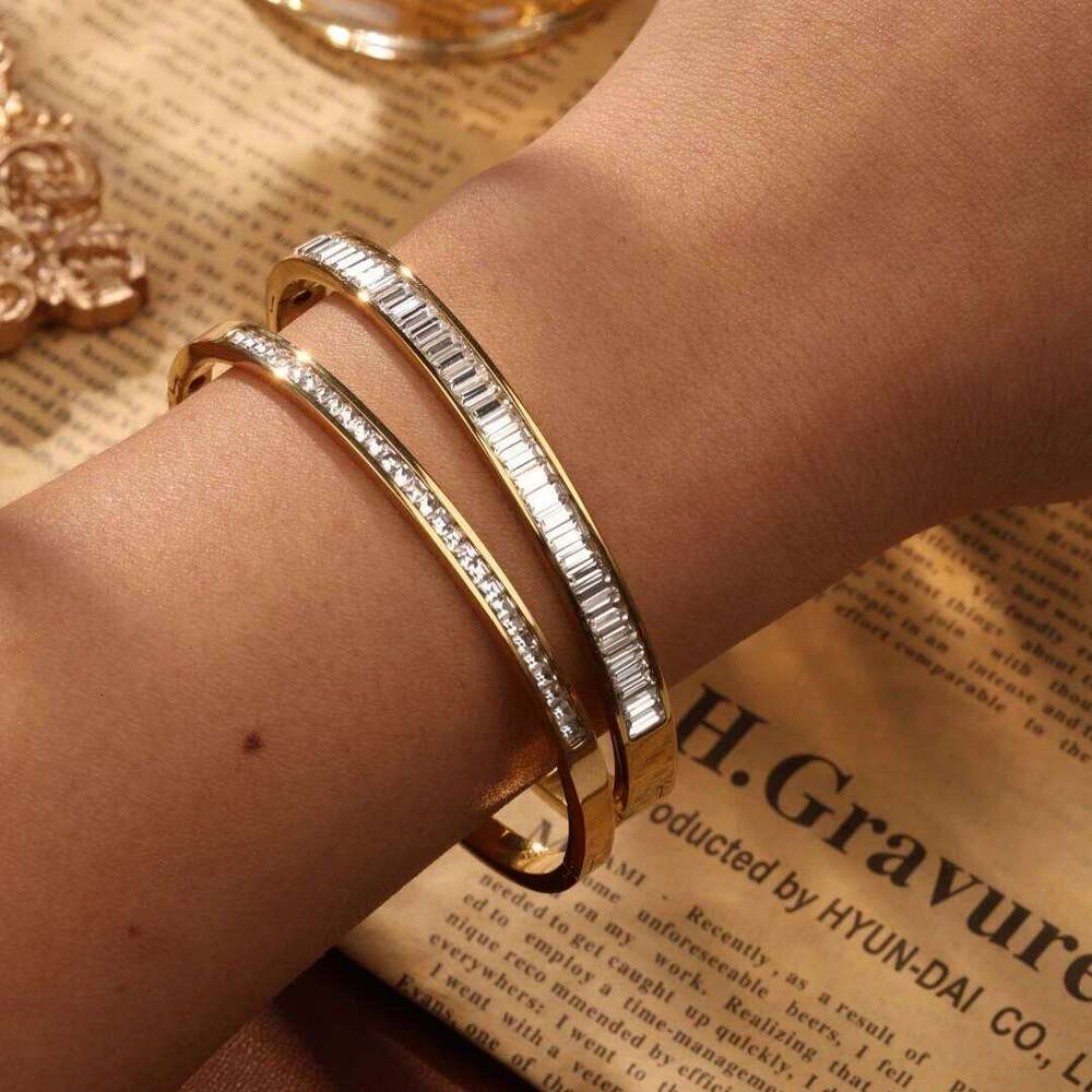 2-piece Of Stainless Steel Inlaid Powder Zirconium Set Women Men's 18k Gold Couple Holiday Gift Bracelet Jewelry XJ260127