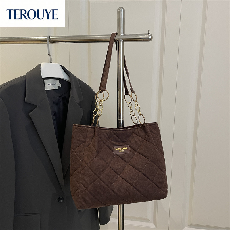 TEROUYE Fashionable large capacity women's handbag autumn and winter heart Amen casual quilted embroidered shoulder bag trendy luxury