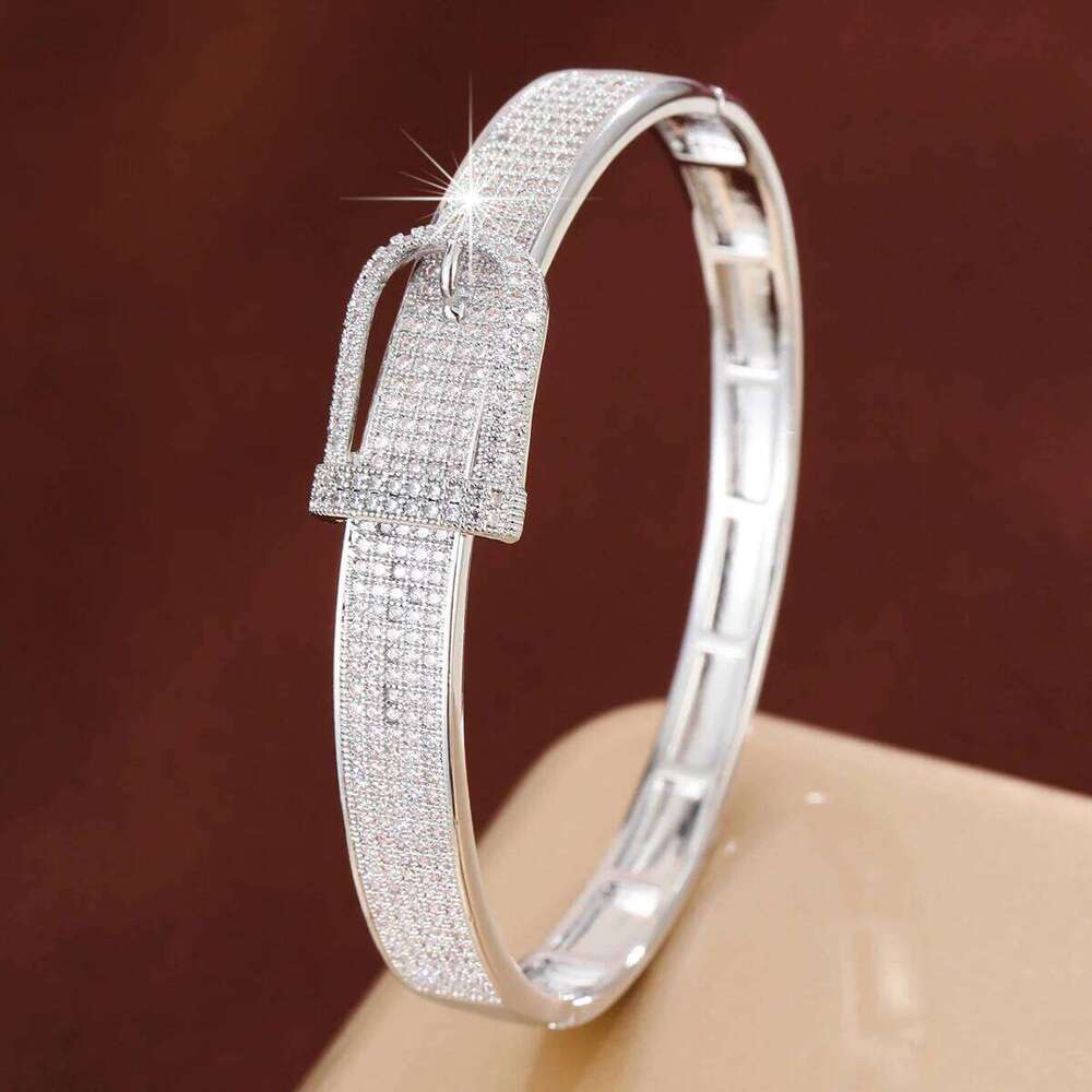 Trendy Belt Buckle Design Synthetic Zirconia Women's Bracelet For Banquets And Gifts Jewelry Accessory XJ260127