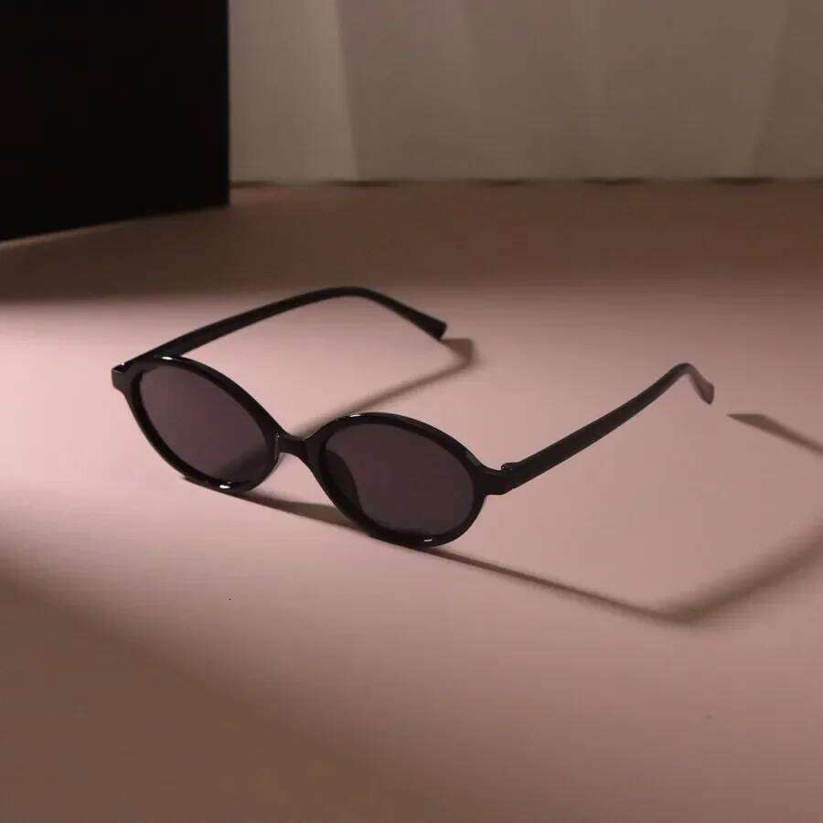 Trendy Small Frame Sun Glasses Women Men Oval Sunglasses Female Cool Black Colors Mirror Brand Fashion Z260127