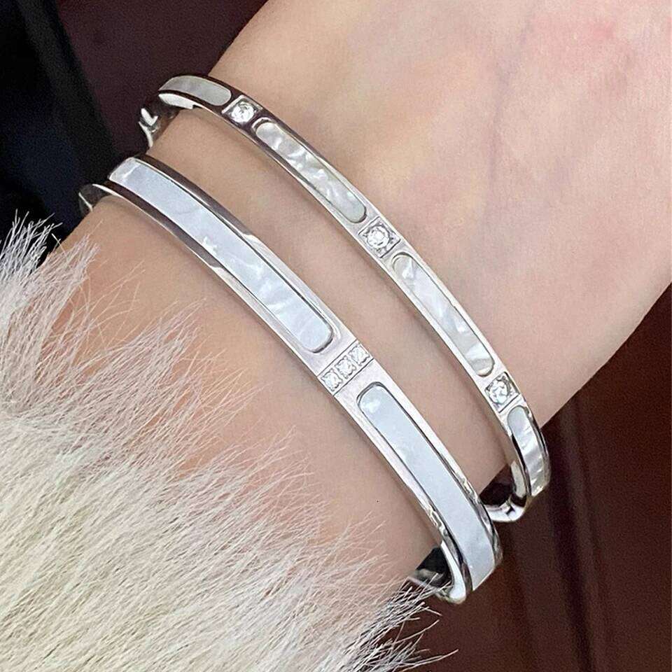 ZAKOL Niche Design White Fritillary Shell Stainless Steel Bracelet for Women Fashion Inlaid Zirconia Daily Bangle Jewelry Gift XJ260127