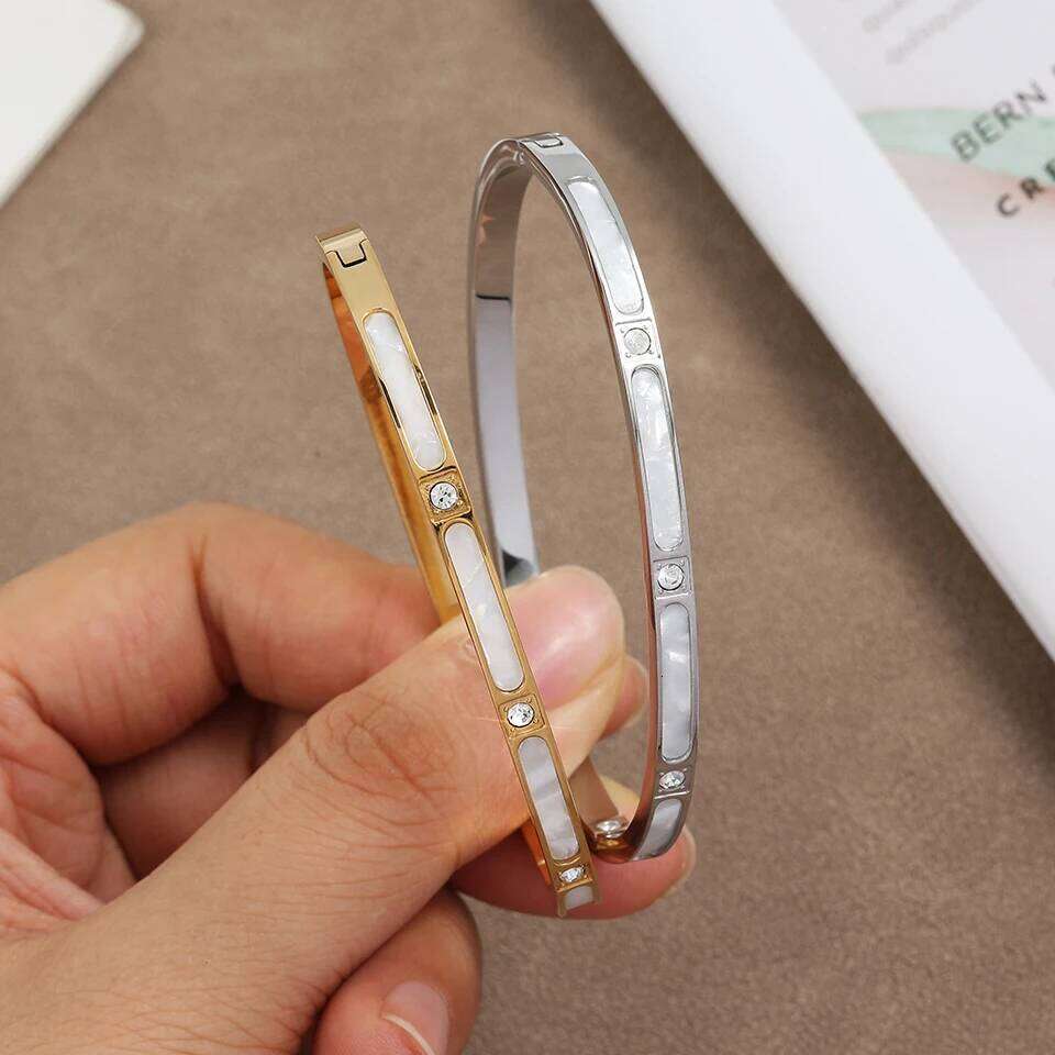 ZAKOL Niche Design White Fritillary Shell Stainless Steel Bracelet for Women Fashion Inlaid Zirconia Daily Bangle Jewelry Gift XJ260127