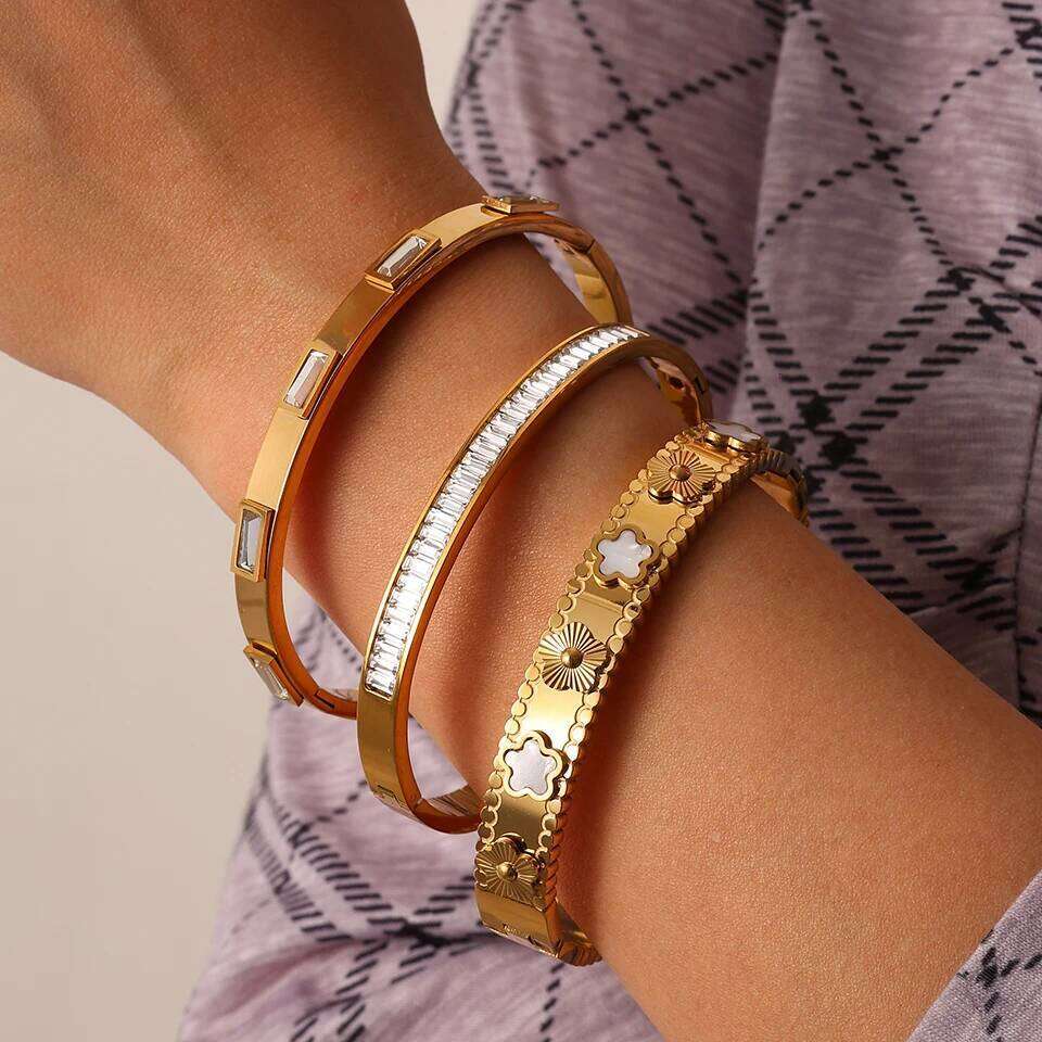 Flower 10 Shiny Yupsk White Stainless Series Steel Zircon Five-leaf 3Pcs Bracelet Set for Women Fashion Party Accessories XJ260127