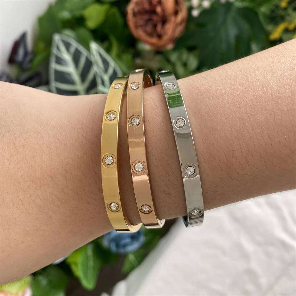 Sliver Stainless Color Yupsk Bangle Bracelet Gold Round Inlaid 10 Steel Zircon Minimalist Birthday Jewelry Accessories Gift XJ260127