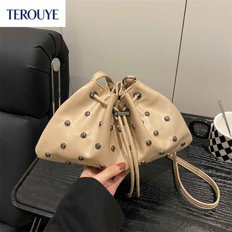 TEROUYE European and American fashion Y2K style rivet hollow armpit bag autumn and winter new trend drawstring design women's handbag elegant lux