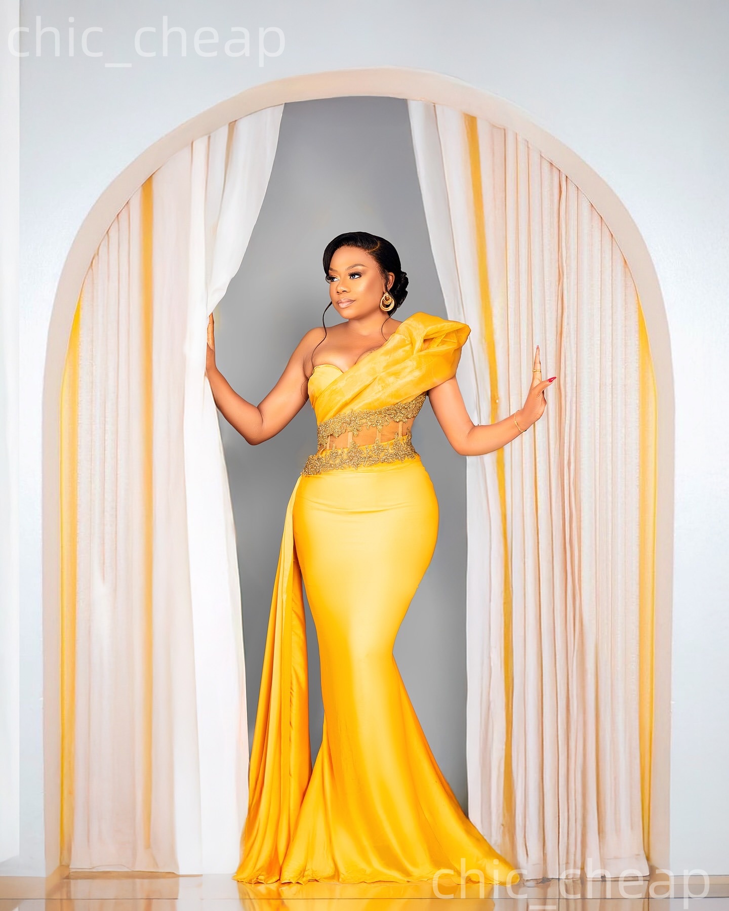 2026 Plus Size Yellow Mermaid Mother Of Bride Dresses One Shoulder Applique Satin Evening Party Mama's Dress Vintage 50's Birthday Wedding G