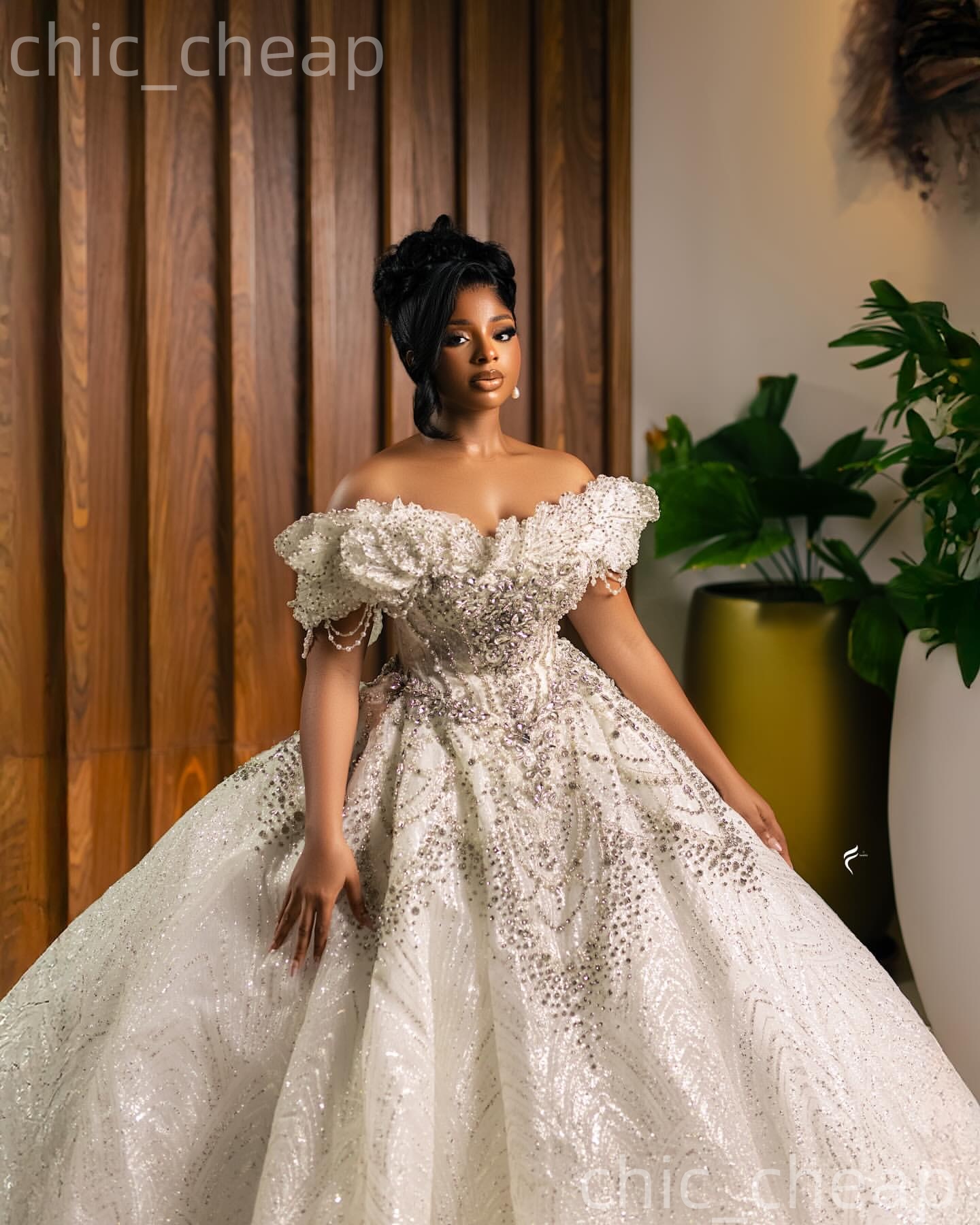 African Aso Ebi 2026 Ivory Ball Gown Wedding Dress Beaded Crystals Florals Sweetheart Tulle Sparkly Elegant Bridal Gowns Dresses ZJ234