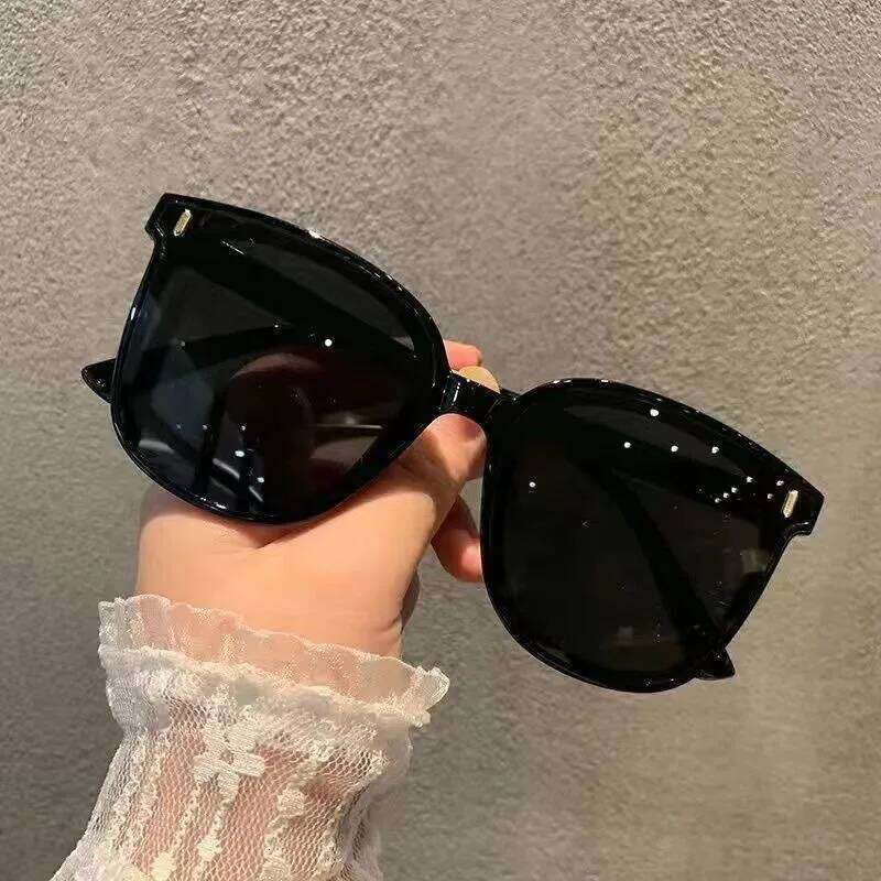 New Fashion Square Women's Sunglasses Retro Rice Nail Metal Outdoor Sun Shading Sports Glasses For Men And Women Z260127
