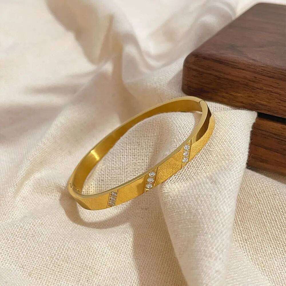 Fashion Cubic Zircon Bracelets for Women Men Luxury Titanium Stainless Steel Golden 6mm Cuff Bangle Charm Exquisite Jewelry Gift XJ260127