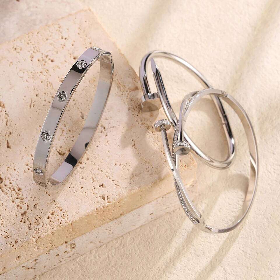 Elegant Nail Stainless Steel Stacked Bracelets Women Luxurious Fashionable Jewelry for Parties Banquets XJ260127