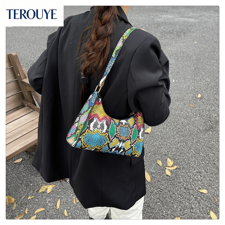 TEROUYE Chinese ethnic style personalized women's handbag autumn and winter new fashion, niche texture design, trendy small square bag, luxurious