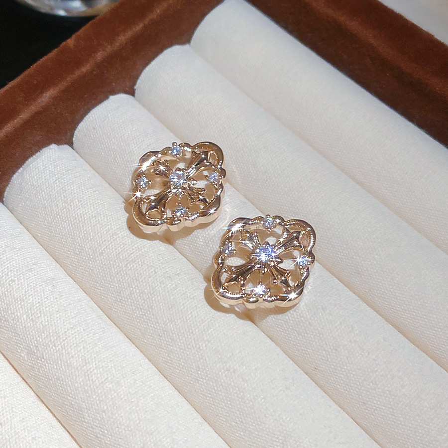Silver Needle Zircon Rhombus Cross Personality Fashion Niche Daily Light Luxury High-end Earrings - view 5