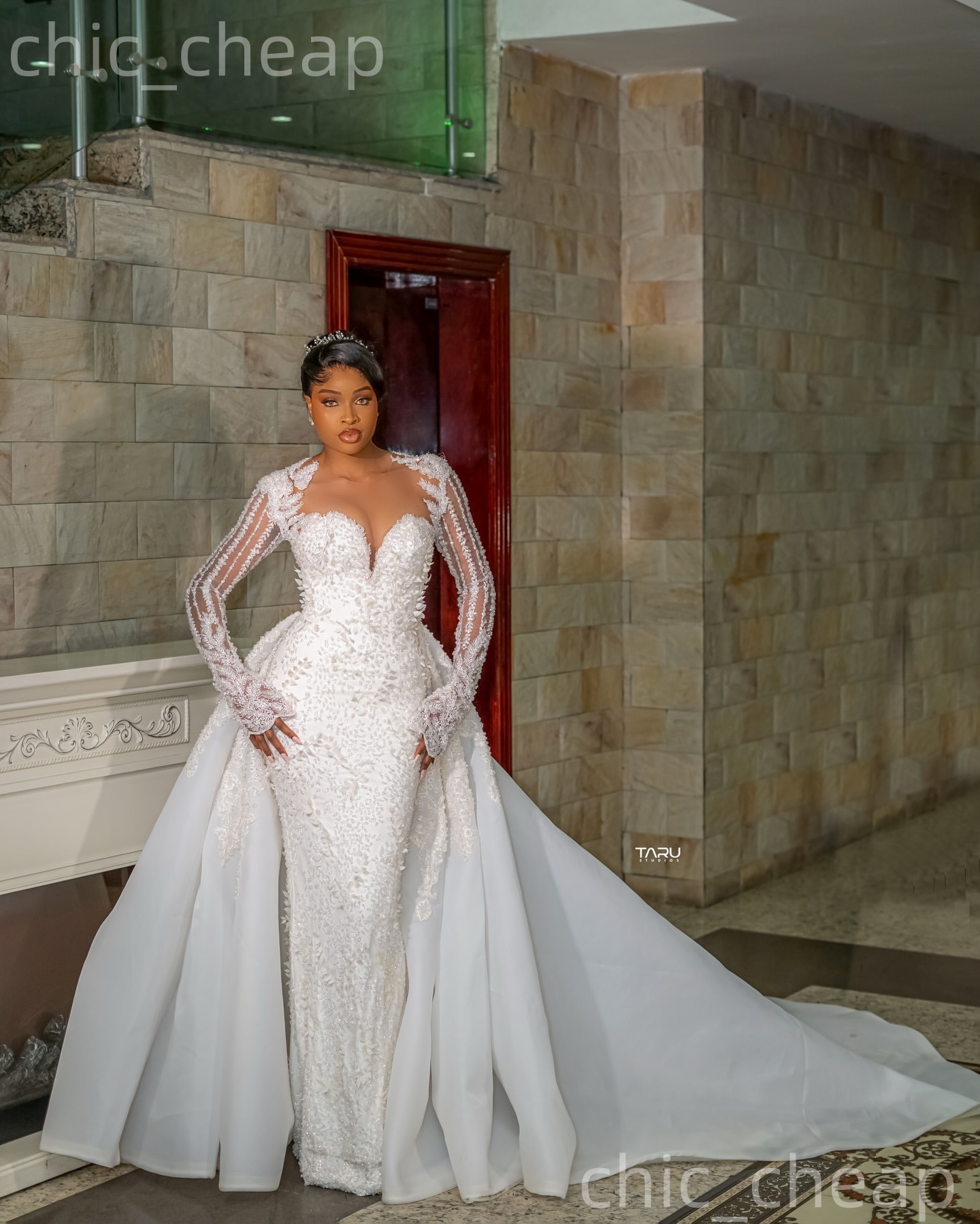 African Aso Ebi 2026 Ivory Mermaid Wedding Dress Floral Lace Beaded Sheer Neck Detachable Train Vintage Charming Bridal Gowns Dresses ZJ234