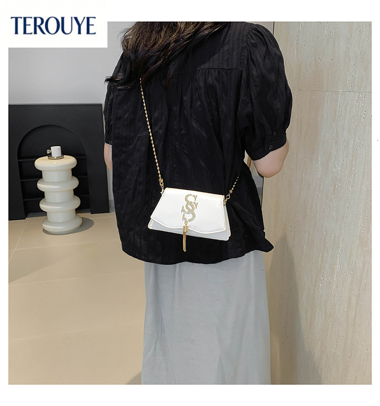 TEROUYE Minimalist letter personalized design shoulder bag autumn and winter new fashion trend style casual retro women's armpit bag luxury